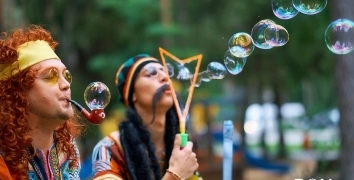 LOVE. PEACE. SKYWIND | Event Studio BON