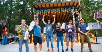 LOVE. PEACE. SKYWIND | Event Studio BON