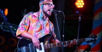 LOVE. PEACE. SKYWIND | Event Studio BON